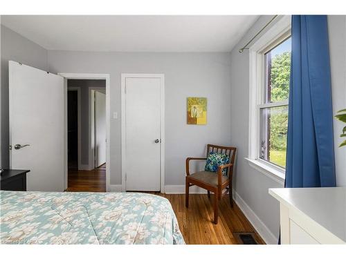 849 Victoria Street, Kingston, ON - Indoor Photo Showing Bedroom