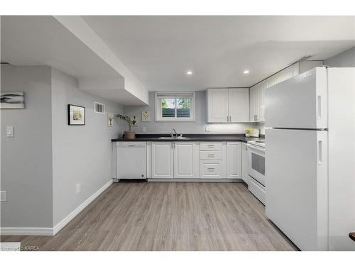 849 Victoria Street, Kingston, ON - Indoor Photo Showing Kitchen