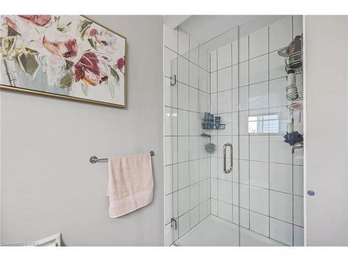798 Davis Drive, Kingston, ON - Indoor Photo Showing Bathroom