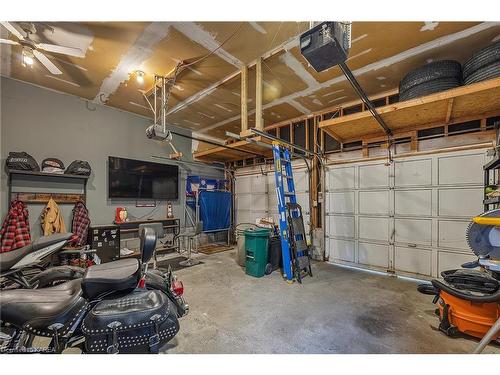 798 Davis Drive, Kingston, ON - Indoor Photo Showing Garage