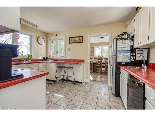 3 Sharmans Lane, Kingston, ON - Indoor Photo Showing Kitchen