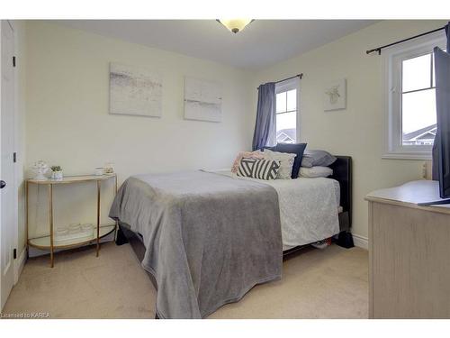 316 Janette Street, Kingston, ON - Indoor Photo Showing Bedroom