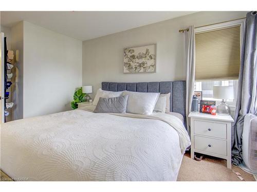 316 Janette Street, Kingston, ON - Indoor Photo Showing Bedroom