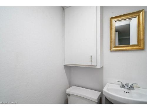 48 Irvine Bay Lane, Wolfe Island, ON - Indoor Photo Showing Bathroom