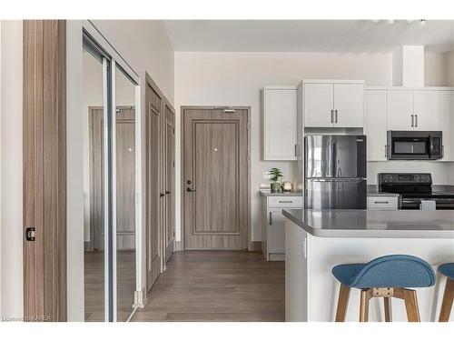 516-820 Gardiners Road, Kingston, ON - Indoor Photo Showing Kitchen With Stainless Steel Kitchen