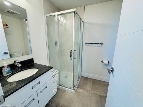 1011-652 Princess Street, Kingston, ON - Indoor Photo Showing Bathroom