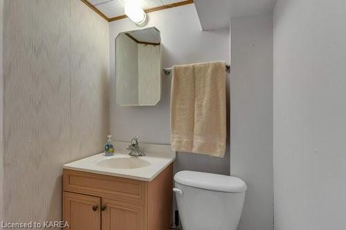 376 James Street, Gananoque, ON - Indoor Photo Showing Bathroom