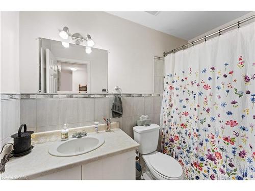 411-17 Eldon Hall Place, Kingston, ON - Indoor Photo Showing Bathroom