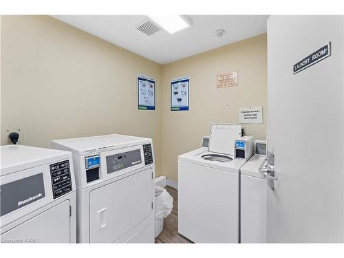 411-17 Eldon Hall Place, Kingston, ON - Indoor Photo Showing Laundry Room