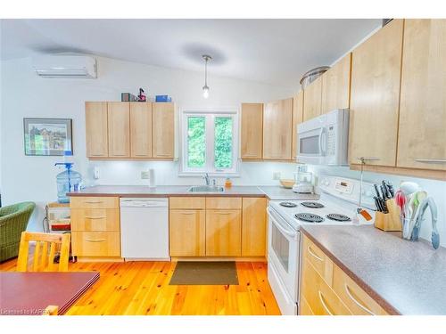 710 Sunset Shores Lane, Tichborne, ON - Indoor Photo Showing Kitchen