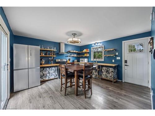 5567 Bath Road, Millhaven, ON - Indoor Photo Showing Dining Room