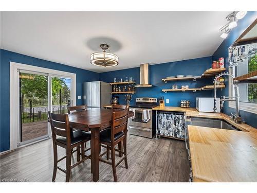 5567 Bath Road, Millhaven, ON - Indoor Photo Showing Dining Room