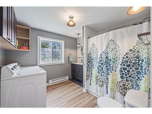 5567 Bath Road, Millhaven, ON - Indoor Photo Showing Laundry Room