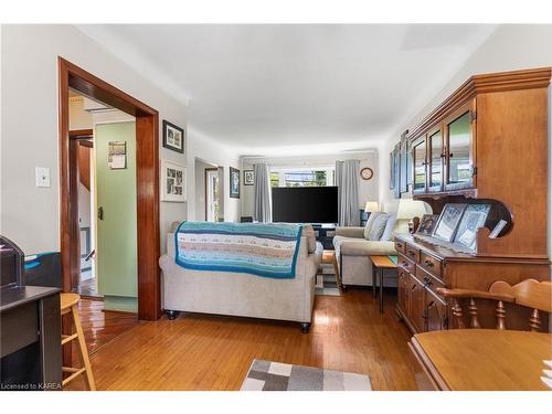 956 Portsmouth Avenue, Kingston, ON - Indoor Photo Showing Bedroom