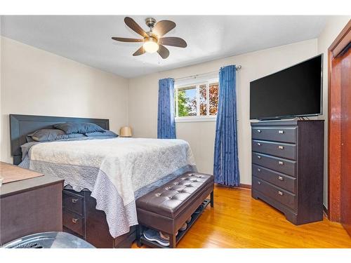 956 Portsmouth Avenue, Kingston, ON - Indoor Photo Showing Bedroom