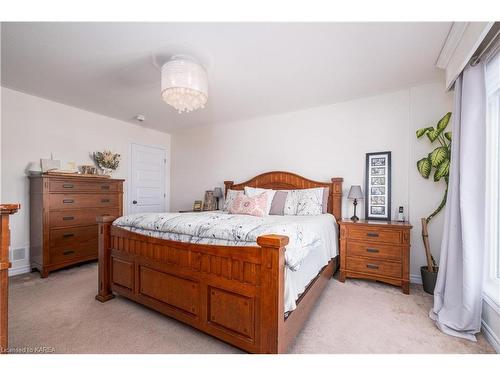 217 Clipper Court, Kingston, ON - Indoor Photo Showing Bedroom