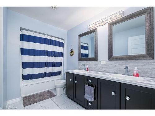 217 Clipper Court, Kingston, ON - Indoor Photo Showing Bathroom