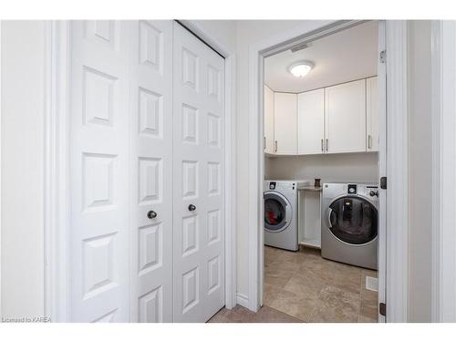 217 Clipper Court, Kingston, ON - Indoor Photo Showing Laundry Room