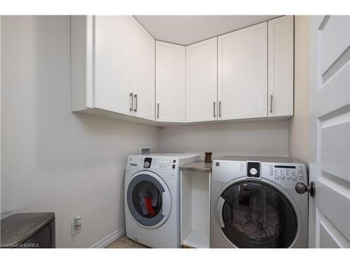 217 Clipper Court, Kingston, ON - Indoor Photo Showing Laundry Room