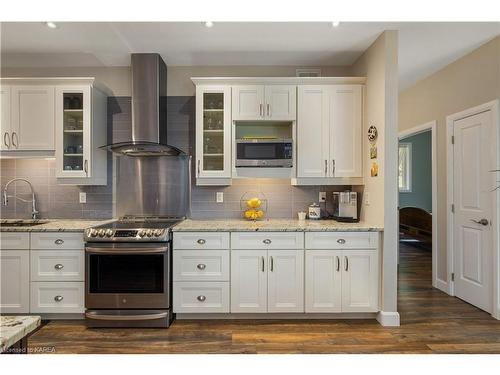 51 Applewood Cove Drive, Bath, ON - Indoor Photo Showing Kitchen