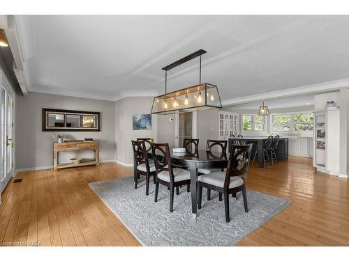 873 North Shore Road, Howe Island, ON - Indoor Photo Showing Living Room