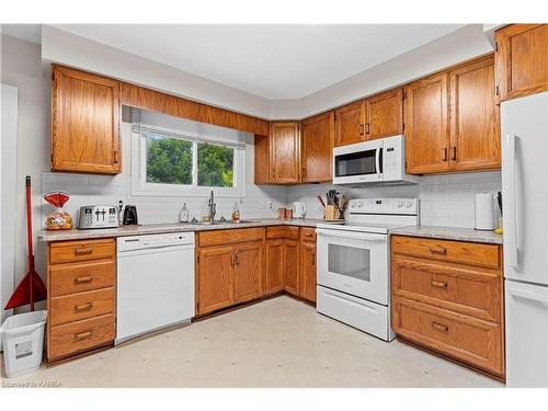 263 Chelsea Road, Kingston, ON - Indoor Photo Showing Kitchen