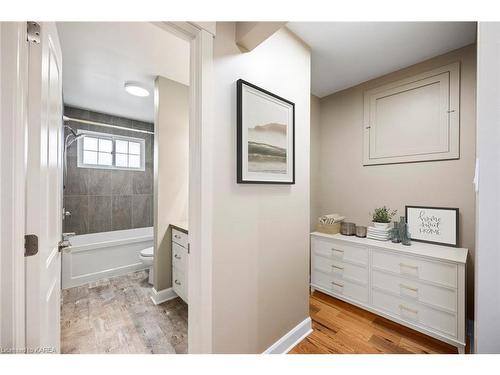 908 Percy Crescent, Kingston, ON - Indoor Photo Showing Bathroom