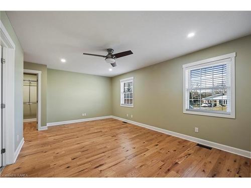 908 Percy Crescent, Kingston, ON - Indoor Photo Showing Bathroom