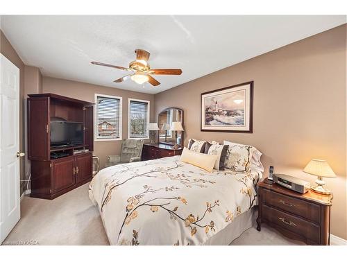 553 Quail Court, Kingston, ON - Indoor Photo Showing Bedroom