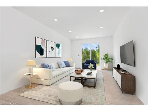 113 Creighton Drive, Odessa, ON - Indoor Photo Showing Living Room