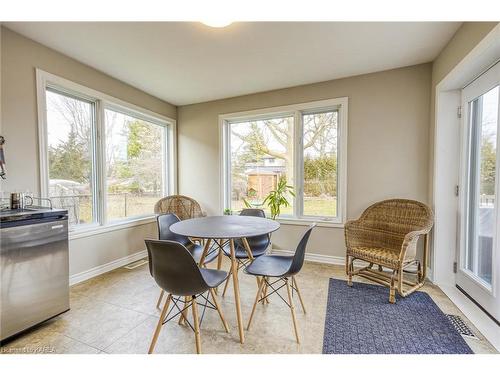 536 Forest Hill Drive E, Kingston, ON - Indoor Photo Showing Dining Room