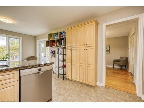 536 Forest Hill Drive E, Kingston, ON - Indoor Photo Showing Kitchen