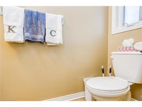 1573 Crimson Crescent, Kingston, ON - Indoor Photo Showing Bathroom