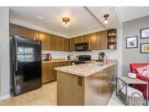 1573 Crimson Crescent, Kingston, ON - Indoor Photo Showing Kitchen