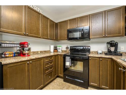 1573 Crimson Crescent, Kingston, ON - Indoor Photo Showing Kitchen