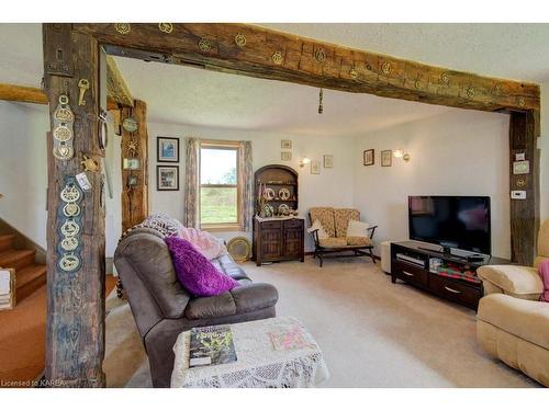 1329 Eden Grove Road, Lansdowne, ON - Indoor Photo Showing Living Room