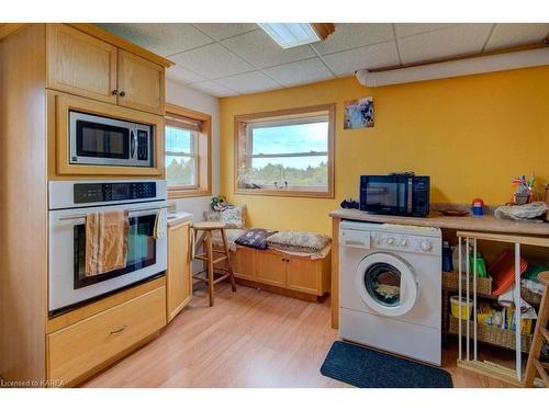 1329 Eden Grove Road, Lansdowne, ON - Indoor Photo Showing Laundry Room