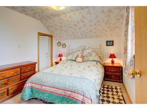 1329 Eden Grove Road, Lansdowne, ON - Indoor Photo Showing Bedroom