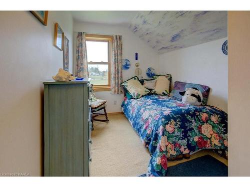 1329 Eden Grove Road, Lansdowne, ON - Indoor Photo Showing Bedroom