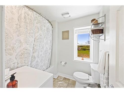 2232 Woodburn Road, Kingston, ON - Indoor Photo Showing Bathroom