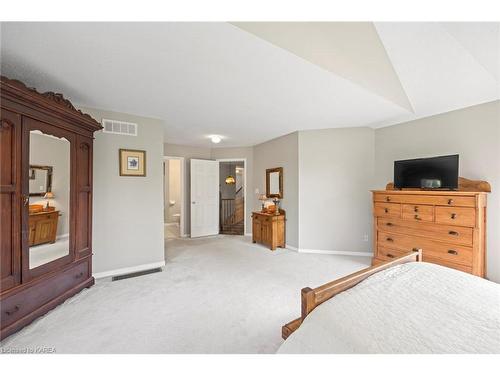 941 Malvern Terrace, Kingston, ON - Indoor Photo Showing Bedroom