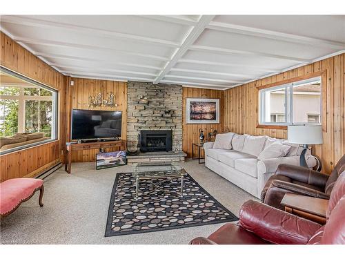 146 Twin Oaks Lane, Gananoque, ON - Indoor Photo Showing Living Room With Fireplace