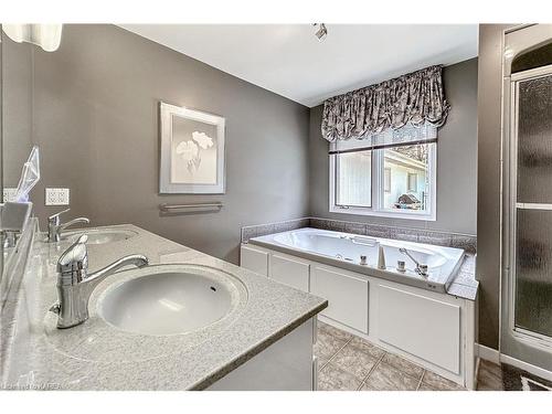 146 Twin Oaks Lane, Gananoque, ON - Indoor Photo Showing Bathroom