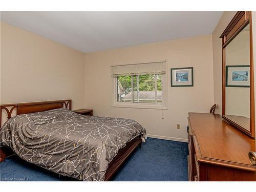 146 Twin Oaks Lane, Gananoque, ON - Indoor Photo Showing Bedroom