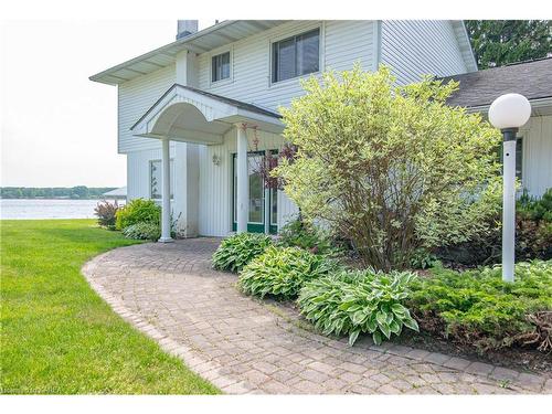 146 Twin Oaks Lane, Gananoque, ON - Outdoor