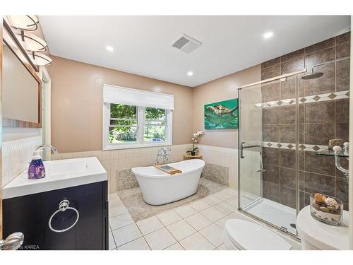 240 James Street, Kingston, ON - Indoor Photo Showing Bathroom