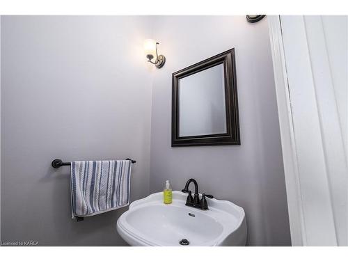 708 Palace Road, Napanee, ON - Indoor Photo Showing Bathroom