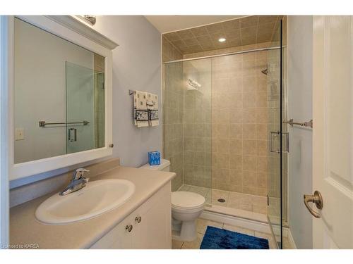 149 Britannia Crescent Crescent, Bath, ON - Indoor Photo Showing Bathroom