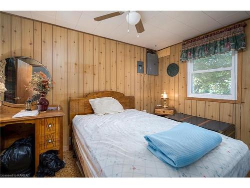 913 Third Concession Road, Greater Napanee, ON - Indoor Photo Showing Bedroom
