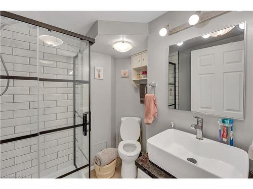 968 Kenshaw Street, Kingston, ON - Indoor Photo Showing Bathroom